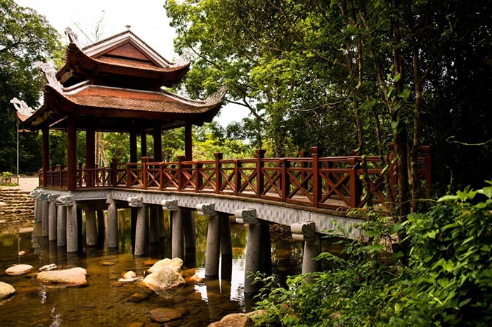 Peace Bridge - Yen Tu